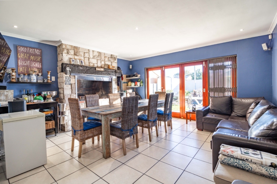4 Bedroom Property for Sale in Rondebosch East Western Cape